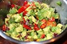 7 Salate delicioase de toamna din avocado pentru satietate – fara calorii in plus