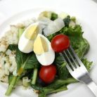 De ce e bine sa pui oua in salatele tale