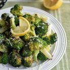 Broccoli copt cu usturoi si lamaie