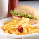 Fast-food mai sanatos ca mancarea de spital